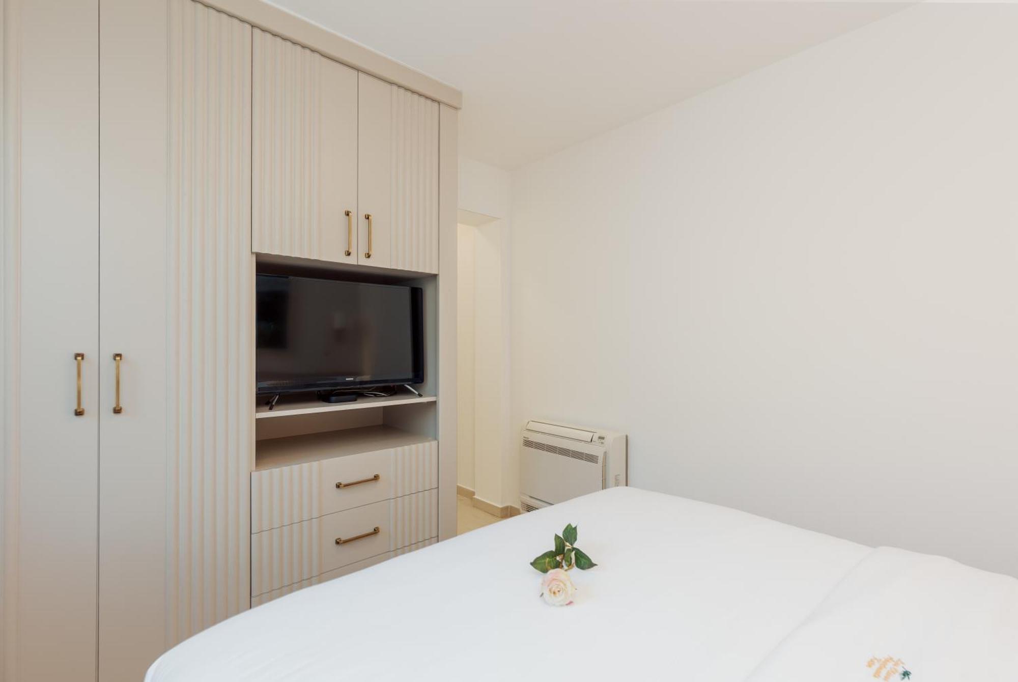 Apartments Los Olivos โกตอร์ ภายนอก รูปภาพ