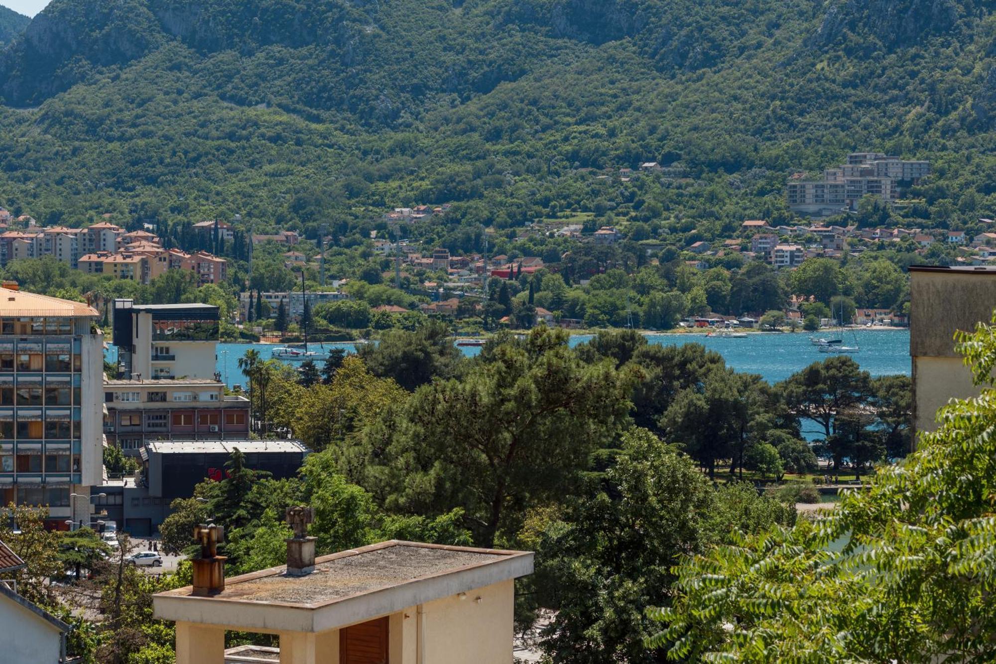 Apartments Los Olivos โกตอร์ ภายนอก รูปภาพ